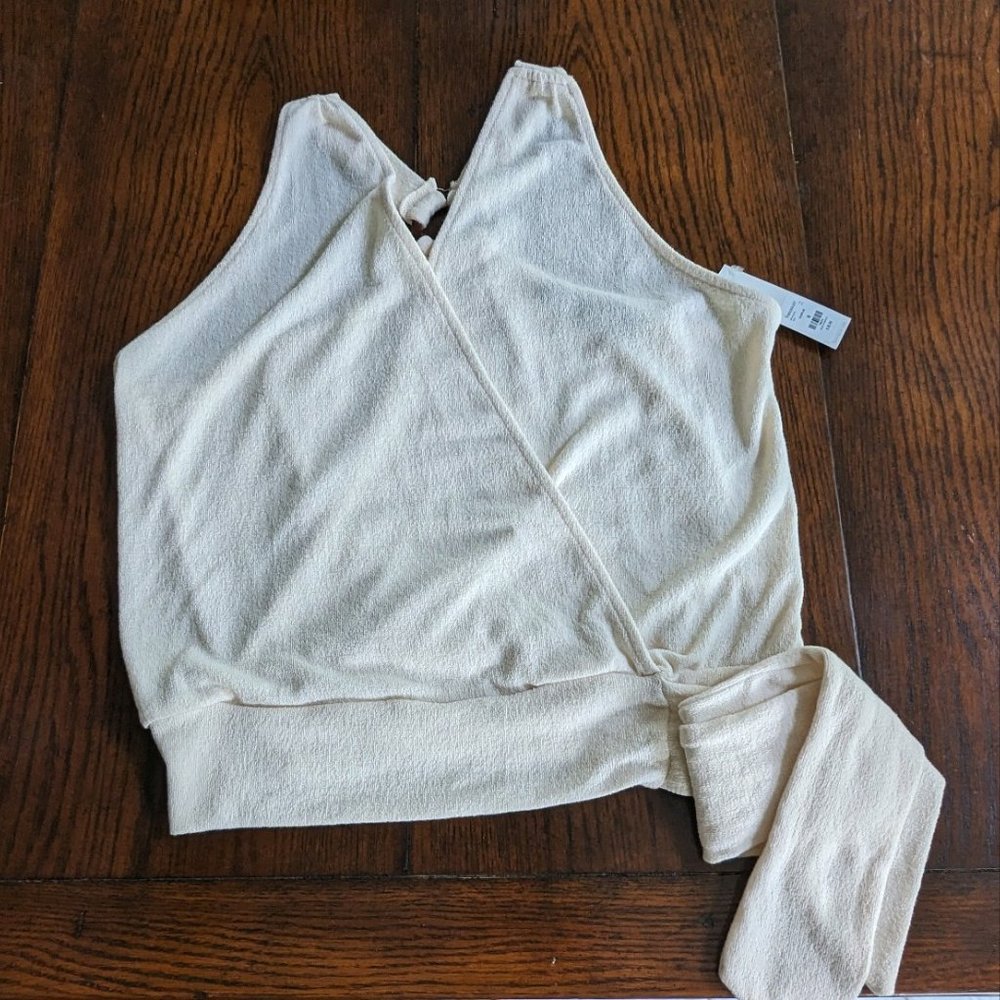 NWT Blue Rair size Medium Cross Front Bottom Tie top